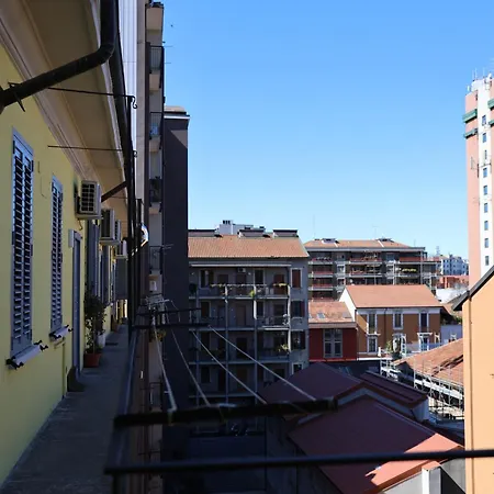 Bright Modern Flat - Easy Metro To Duomo ميلان