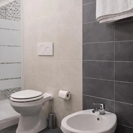 Dentro, Smart In Cimiano M2 Near San Raffaele Hospital