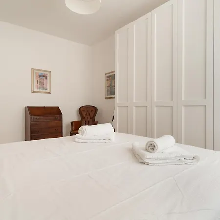 Guesthost - Comfy Balcony X4 Sondrio Mm3 *