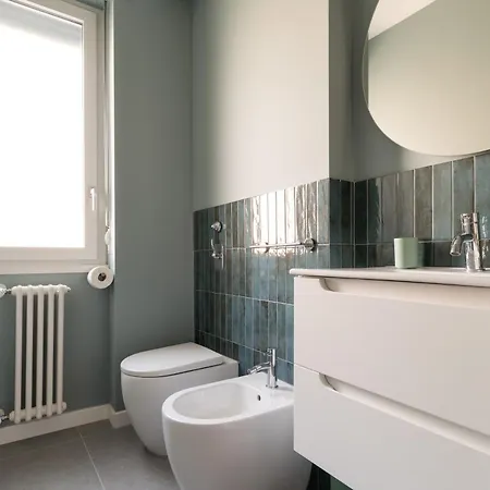 Guesthost - Comfy Balcony X4 Sondrio Mm3