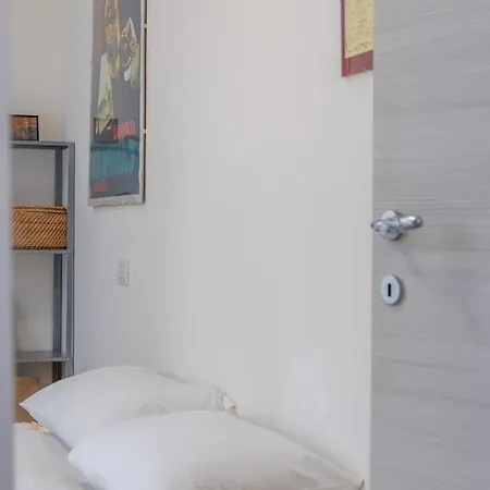 Appartement Afterglow - Urban Retreat With Balcony Milan