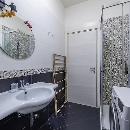 Afterglow - Urban Retreat With Balcony Appartamento