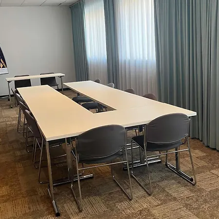 Ibis Centro Otel 3*