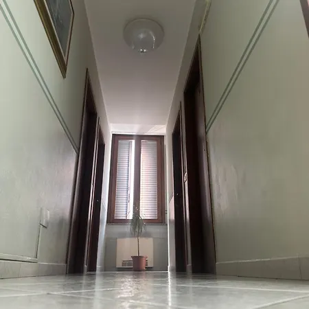 فندق لا كارافيلا 2*
