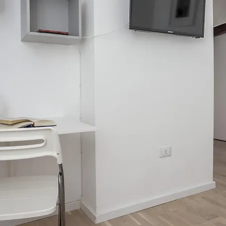 Italianway Easy - Volta 21 Apartment