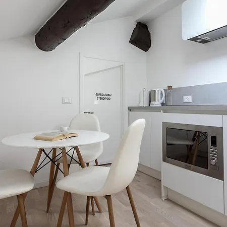 Italianway Easy - Volta 21 Apartment *