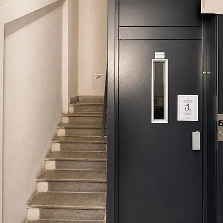Comecasa 2 Bedrooms In Via Curtatone * ミラノ