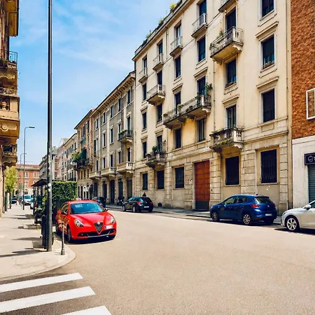 Comecasa 2 Bedrooms In Via Curtatone ミラノ