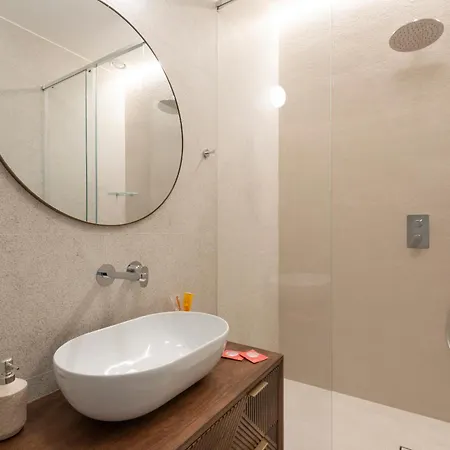 Royal Luxury P.zza Della Repubblica 4*