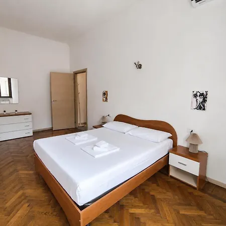 Big Deluxe Goldoni Duomo M4 Lin Aereoporto Appartement *