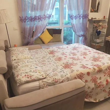 Alloggio in famiglia Focolare Domestico *