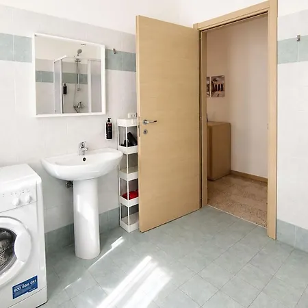 Big Living Goldoni - Duomo M4 Linate * ميلان
