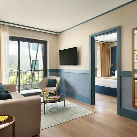 Nemi, Milan, A Tribute Portfolio 5*