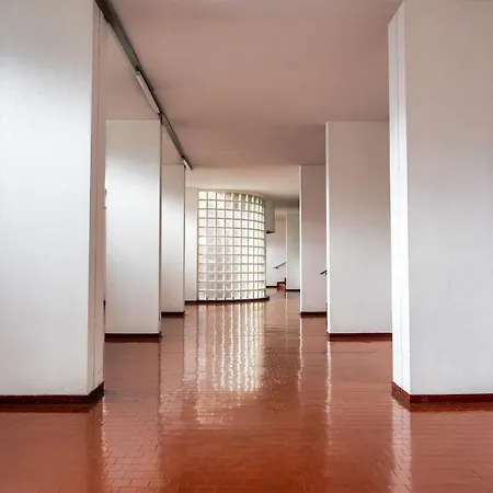 2 Min Metro - Sleeps 7 - 2 Bedroom - 2 Baths