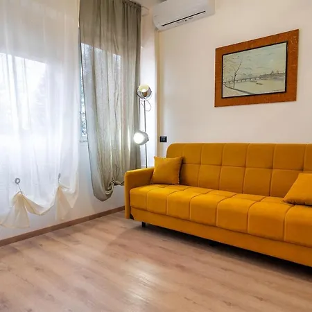 2 Min Metro - Sleeps 7 - 2 Bedroom - 2 Baths * ミラノ