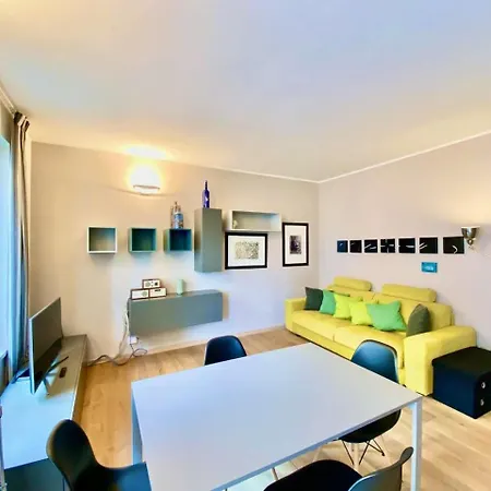 アパート Luxury 2bed-2bath In Location ミラノ