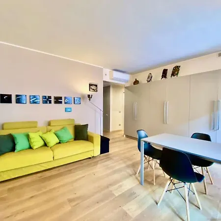 Luxury 2bed-2bath In Location ミラノ