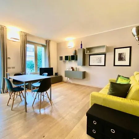 Luxury 2bed-2bath In Location * ミラノ