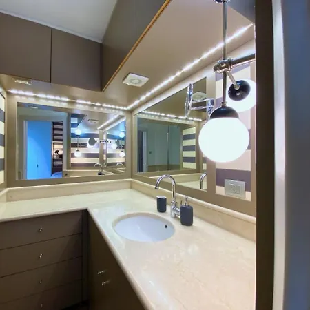 Luxury 2bed-2bath In Location アパート ミラノ