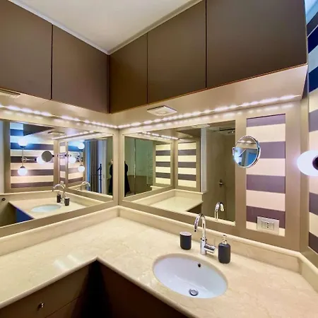 Luxury 2bed-2bath In Location * ミラノ