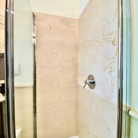 Luxury 2bed-2bath In Location *