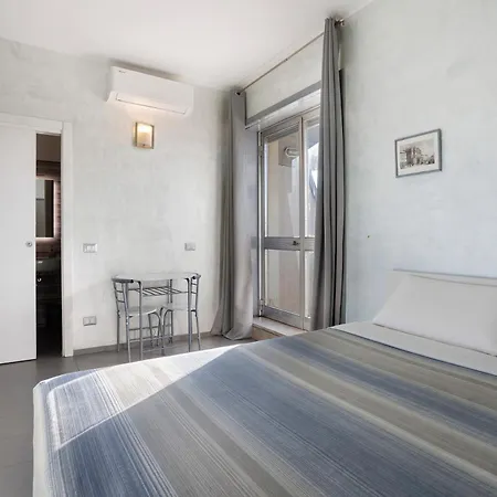 Smart - Aparthotel 3*