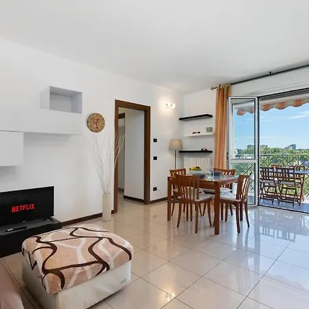 Elegant Terrace Flat Parking Near Rho Fiera Mi