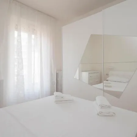 Xenia - 2 In Via Privata Sacconi 5 B