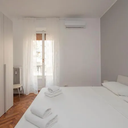 Xenia - 2 In Via Privata Sacconi 5 A * ミラノ