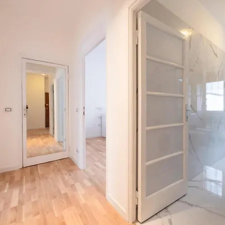 Xenia - 2 In Via Privata Sacconi 5 B * ミラノ