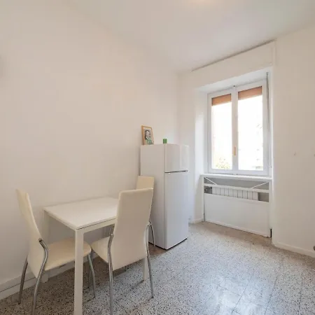 Xenia - 2 In Via Privata Sacconi 5 A