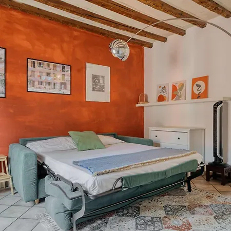 Bright 1br With Balcony In Navigli 아파트
