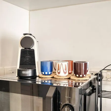 Bright 1br With Balcony In Navigli 아파트 *