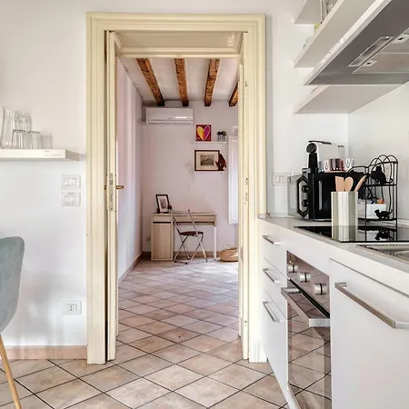 Bright 1br With Balcony In Navigli