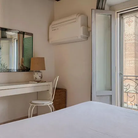 아파트 Bright 1br With Balcony In Navigli 밀라노