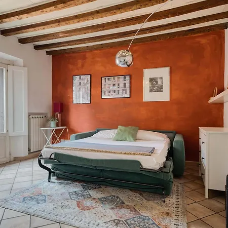 Bright 1br With Balcony In Navigli