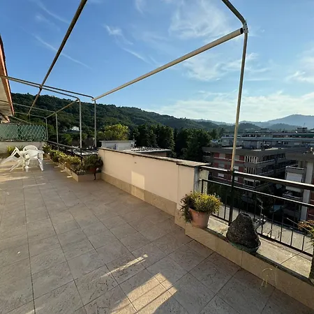 La Terrazza Di Ale 2 アパート