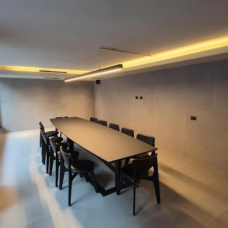 Kira Hotel