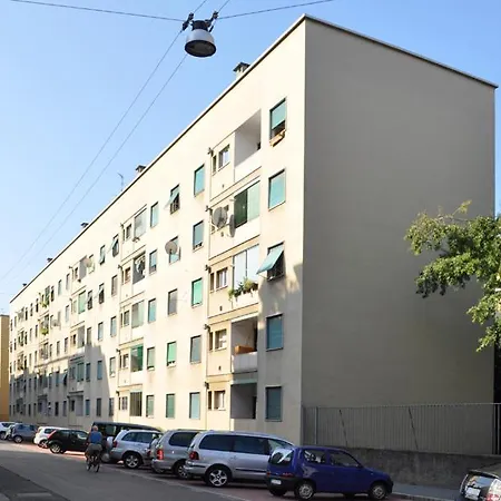 Apartament New Modern In 200m From M4 Argonne
