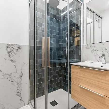 Stayeasy Filzi41 - 2 Bedrooms 2 Baths - Station Apartment *