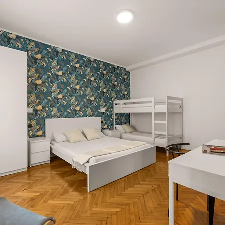 Stayeasy Filzi41 - 2 Bedrooms 2 Baths - Station
