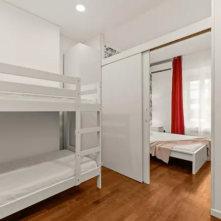 Stayeasy Filzi41 - 2 Bedrooms 2 Baths - Station Apartment