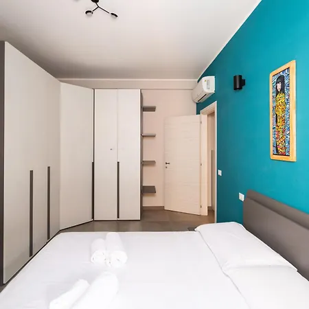Isola North 52 Daire