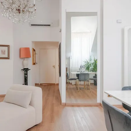 Santa Sofia Penthouses شقة