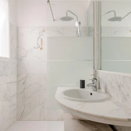 Santa Sofia Penthouses شقة *