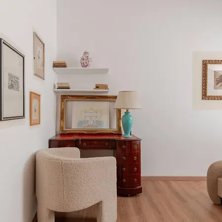 Santa Sofia Penthouses شقة *