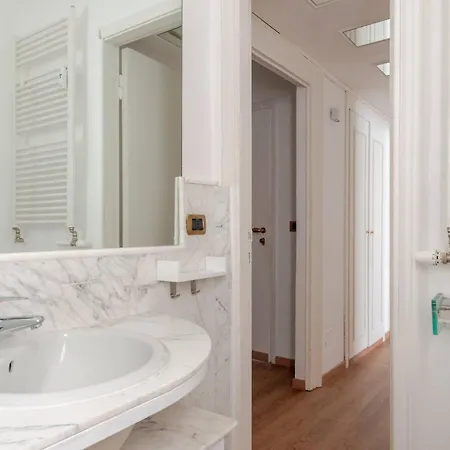 Santa Sofia Penthouses شقة ميلان