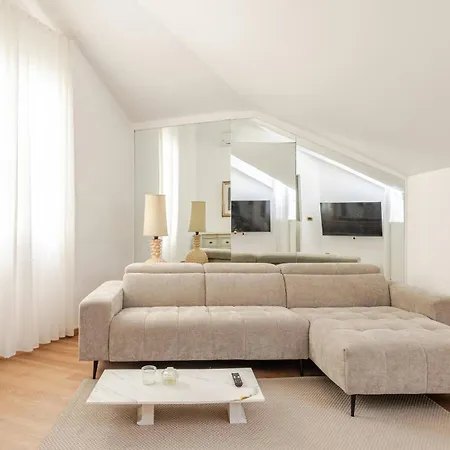 Santa Sofia Penthouses شقة ميلان