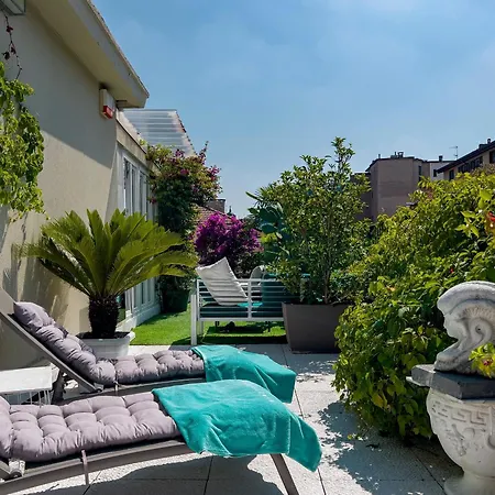 Penthouse With Super Terrace شقة *