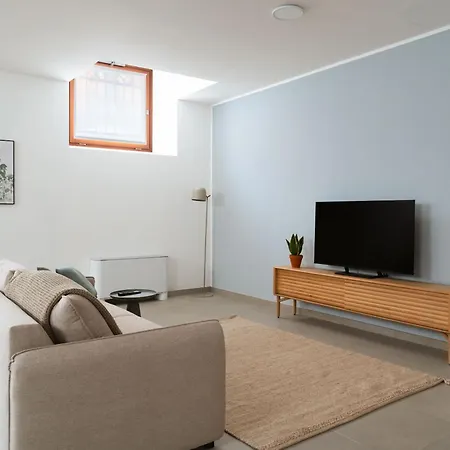 Limehome Navigli 4* Милан